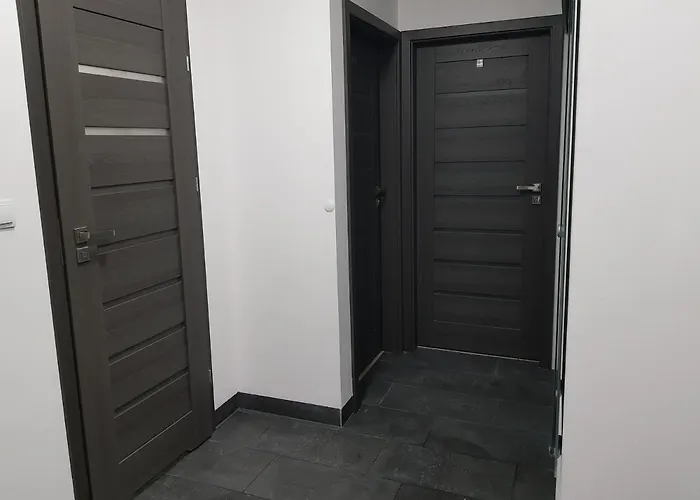Mirrorroom Pl Airport
